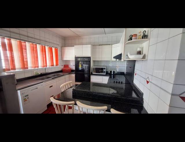 6 BEDROOM HOUSE FOR SALE IN RESERVOIR HILLS